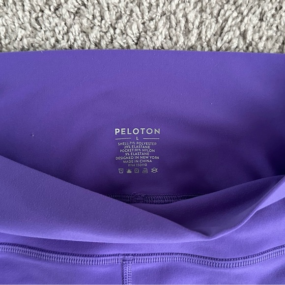 Peloton Apparel - BUNDLE - Cadent leggings and bra, size L, color “purple punch” - Picture 4 of 7